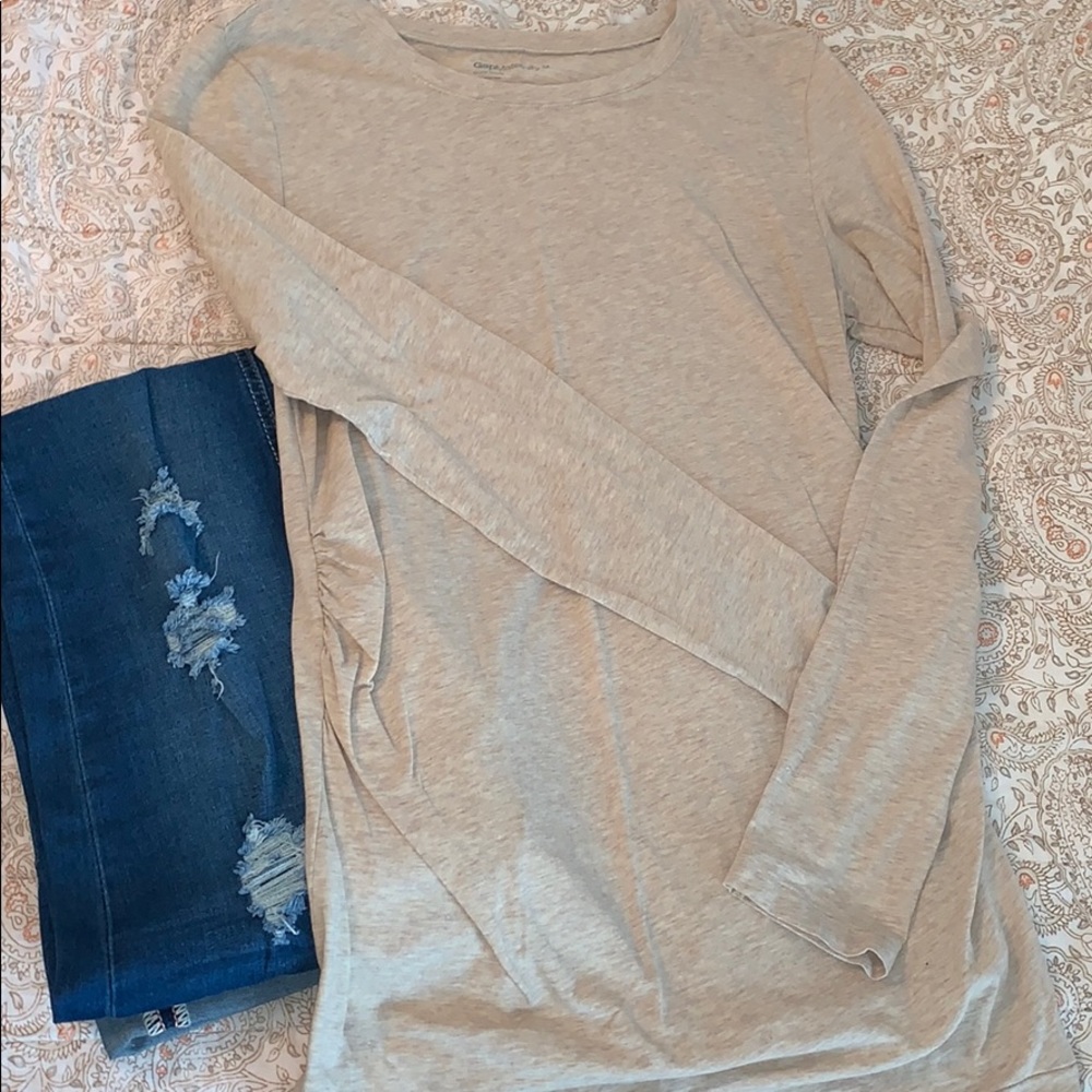 Gap maternity long sleeved t shirt